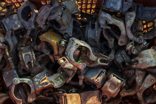 مرکز خرید ضایعات آهن قراضه کهنه با اعزام سریع تیم باربری در تهران